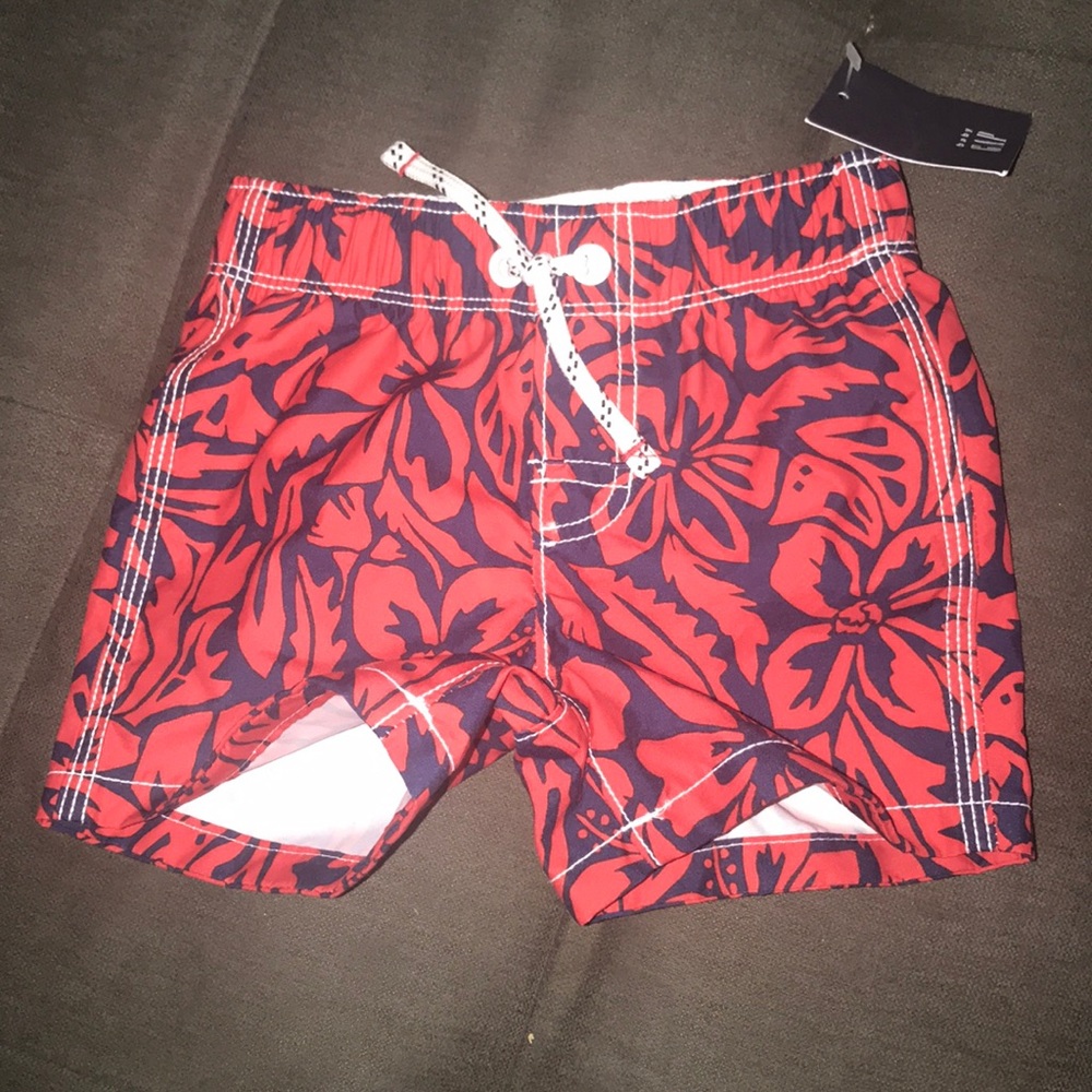 BNWT baby gap swim shorts 6-12M